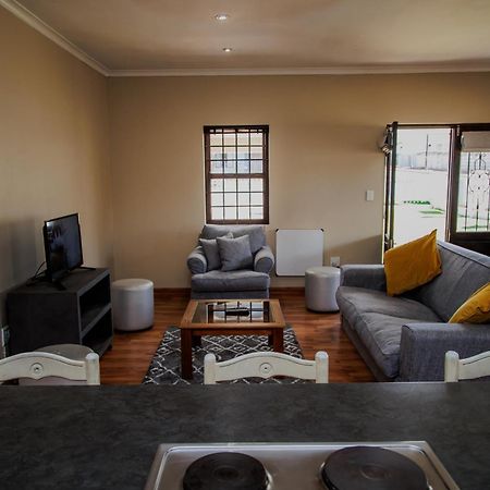Swellendam Self Catering Villa ภายนอก รูปภาพ