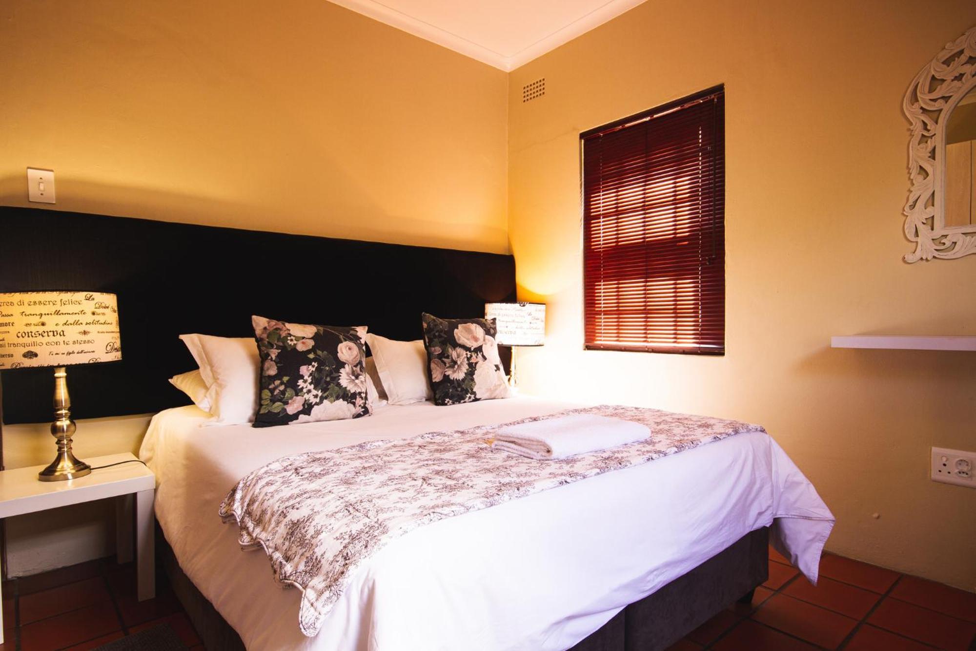 Swellendam Self Catering Villa ภายนอก รูปภาพ